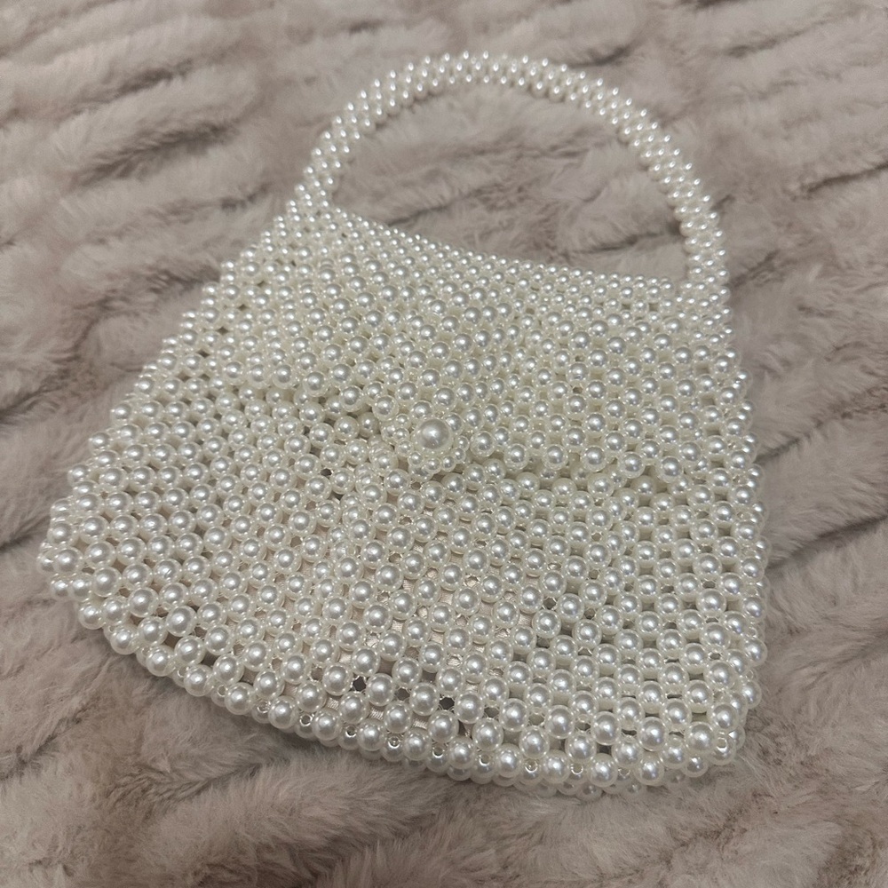 White pearl purse